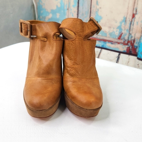 Maki Uehara Tokyo Wedge Leather Heels - Picture 1 of 8